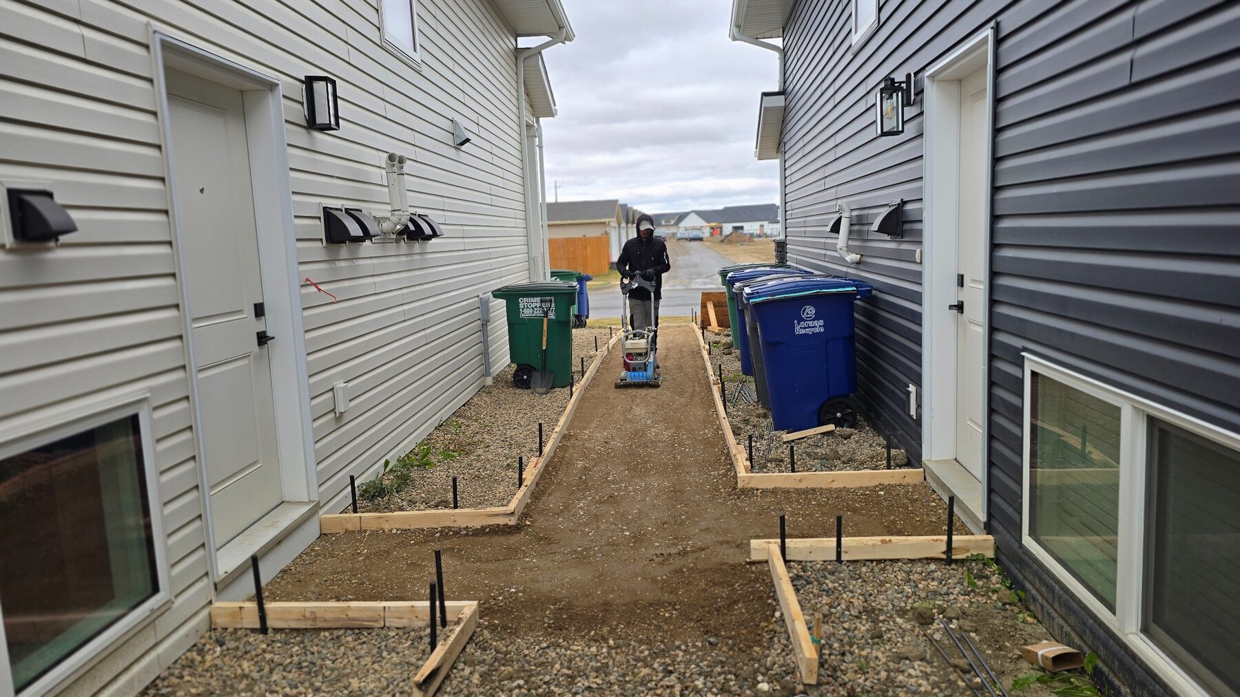 Fresh concrete finishing